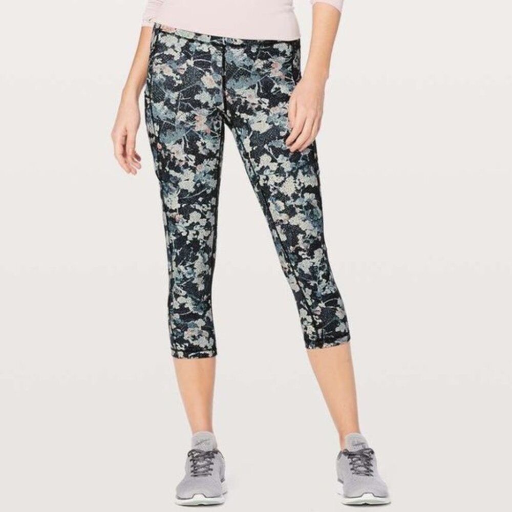 Lululemon Speed Up Crop 21’ Spring Multi Bloom